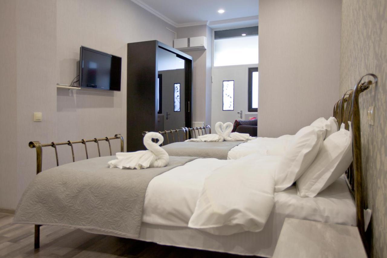 Metekhi Corner Apartment Tbilisi