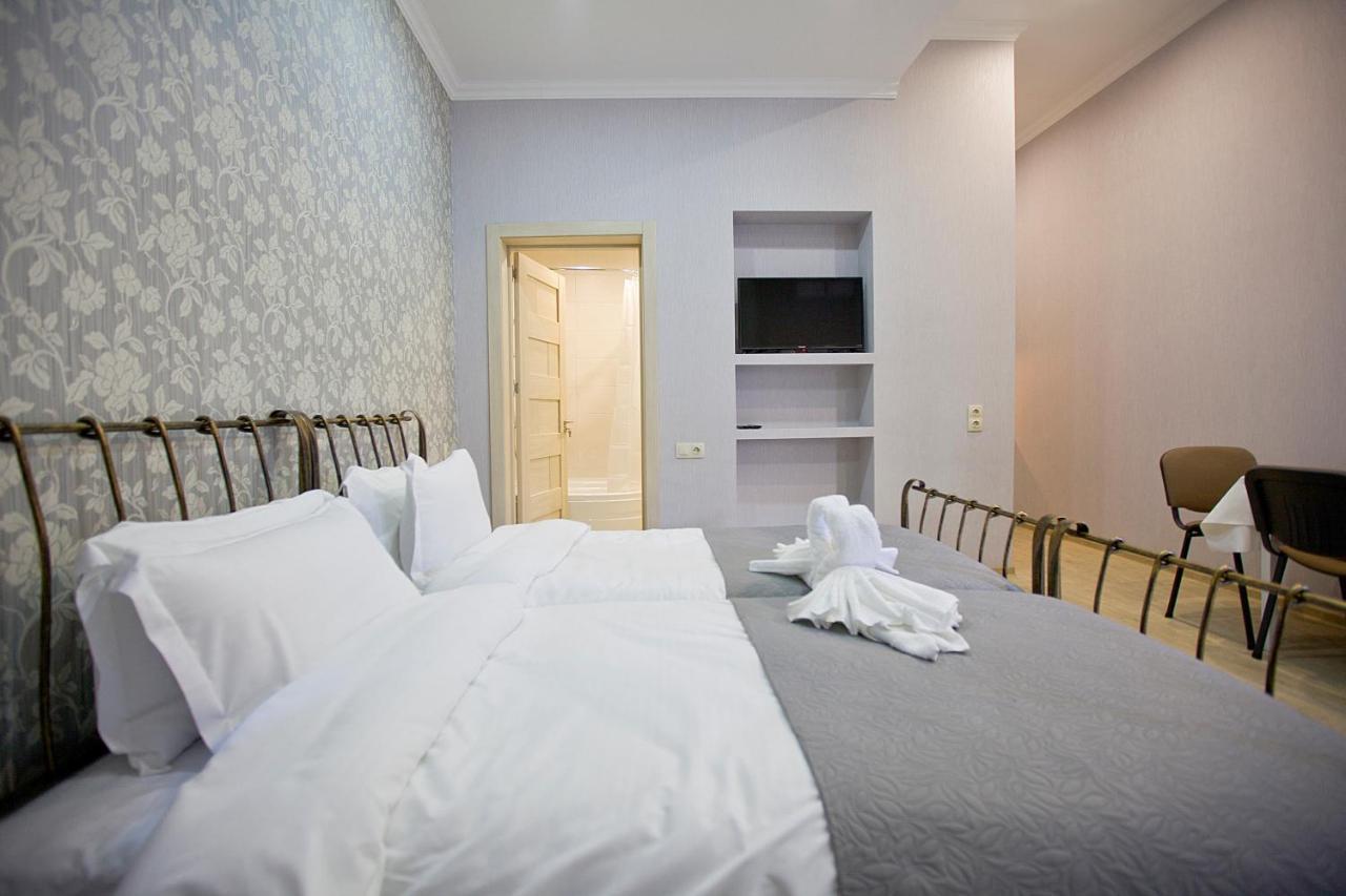 Metekhi Corner Apartment Tbilisi
